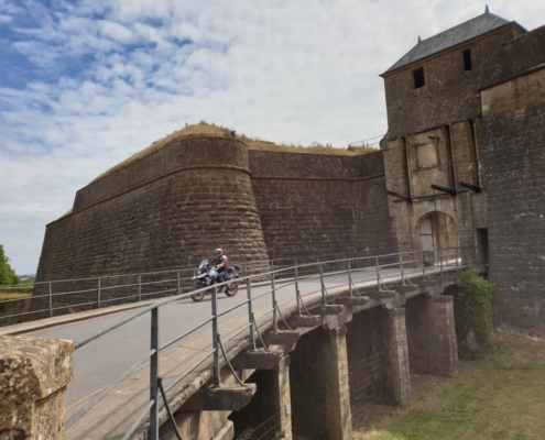 Geweldig mooie Franse kastelen - BERRT Allroad motorreis offroad Noord-Frankrijk