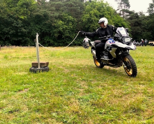 BERRT - BMW Motorrad GS Trophy Training - Rope around a tree